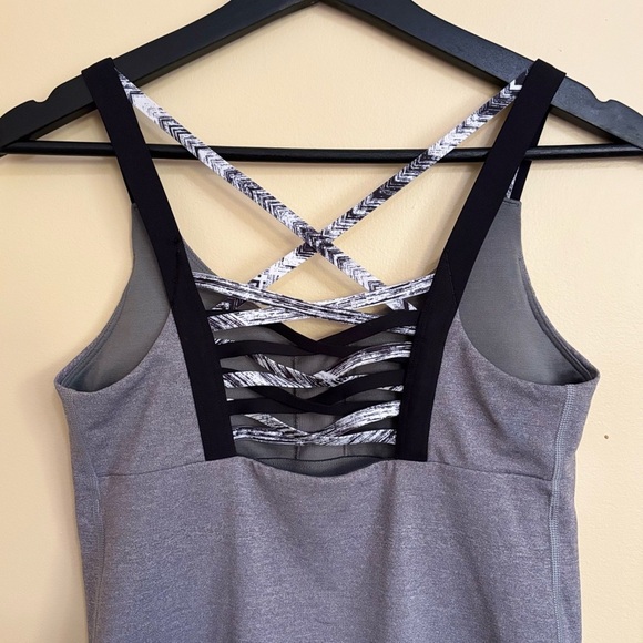 Lululemon Athletica|$15| Grey Strappy Fitness Tank Top Sz 6 - Picture 3 of 5